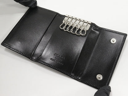 プラダ Vitello Box 6 キーケース カーフ ネロ M25U