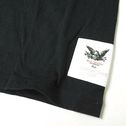 MARK MCNAIRY スニーカーズ ボックス ロゴ Tシャツ