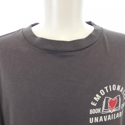 エモーショナリーアンアベイル コットンTシャツ