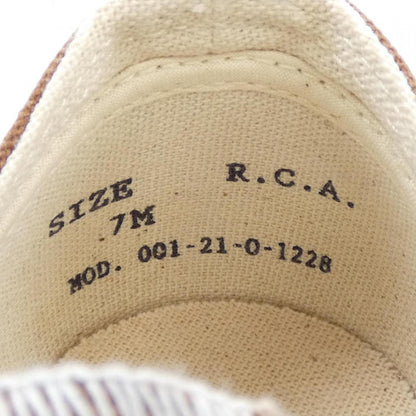 R.C.A. スニーカー