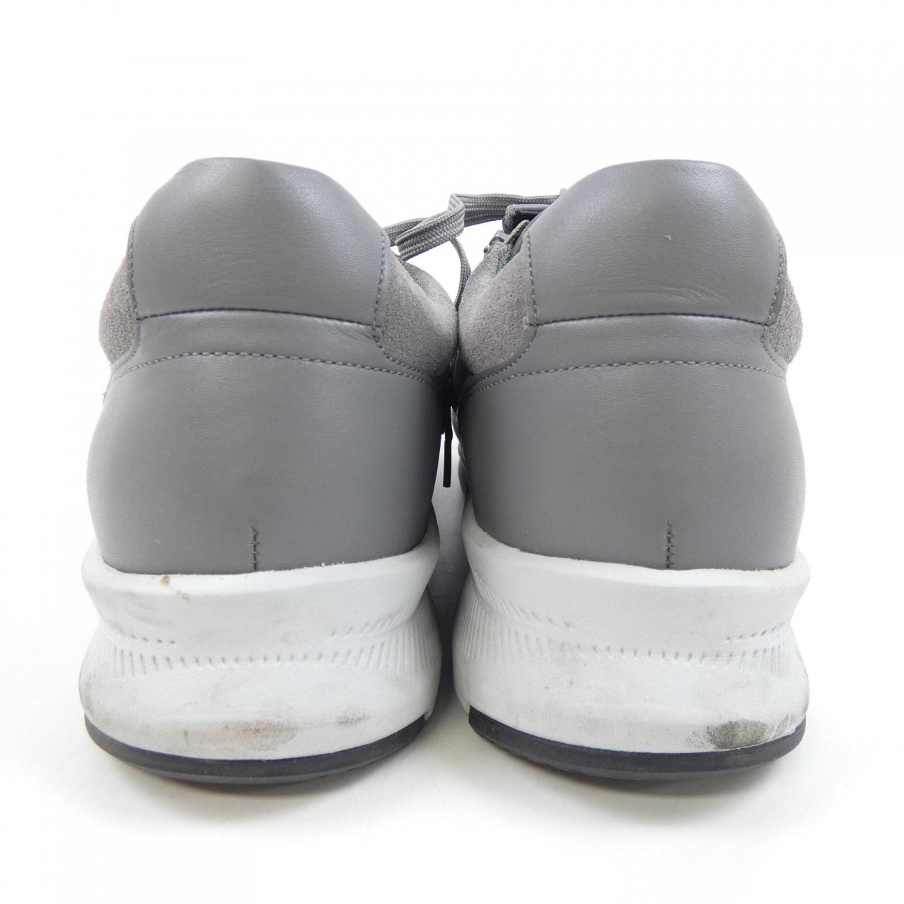 ASICS シューズ