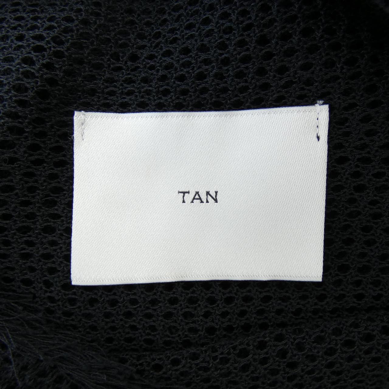 タン ワンピース