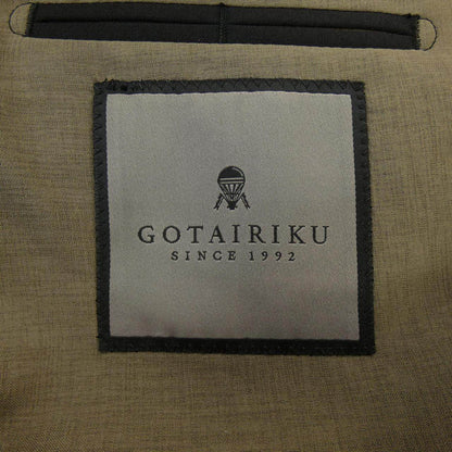 ゴタイリク スーツ