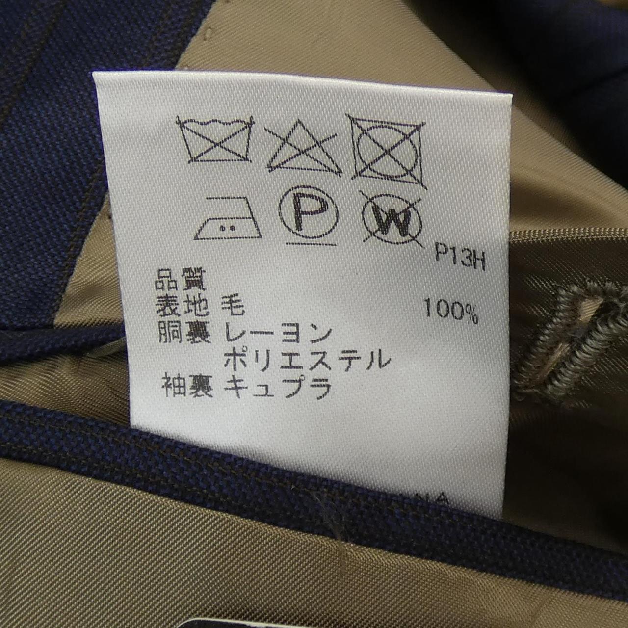 ゴタイリク スーツ