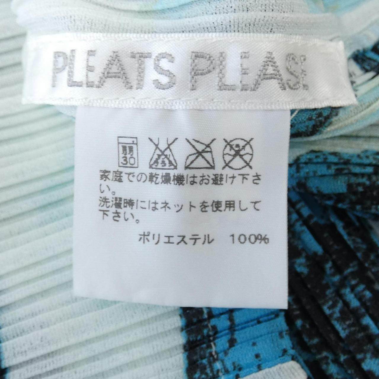 プリーツプリーズトップス