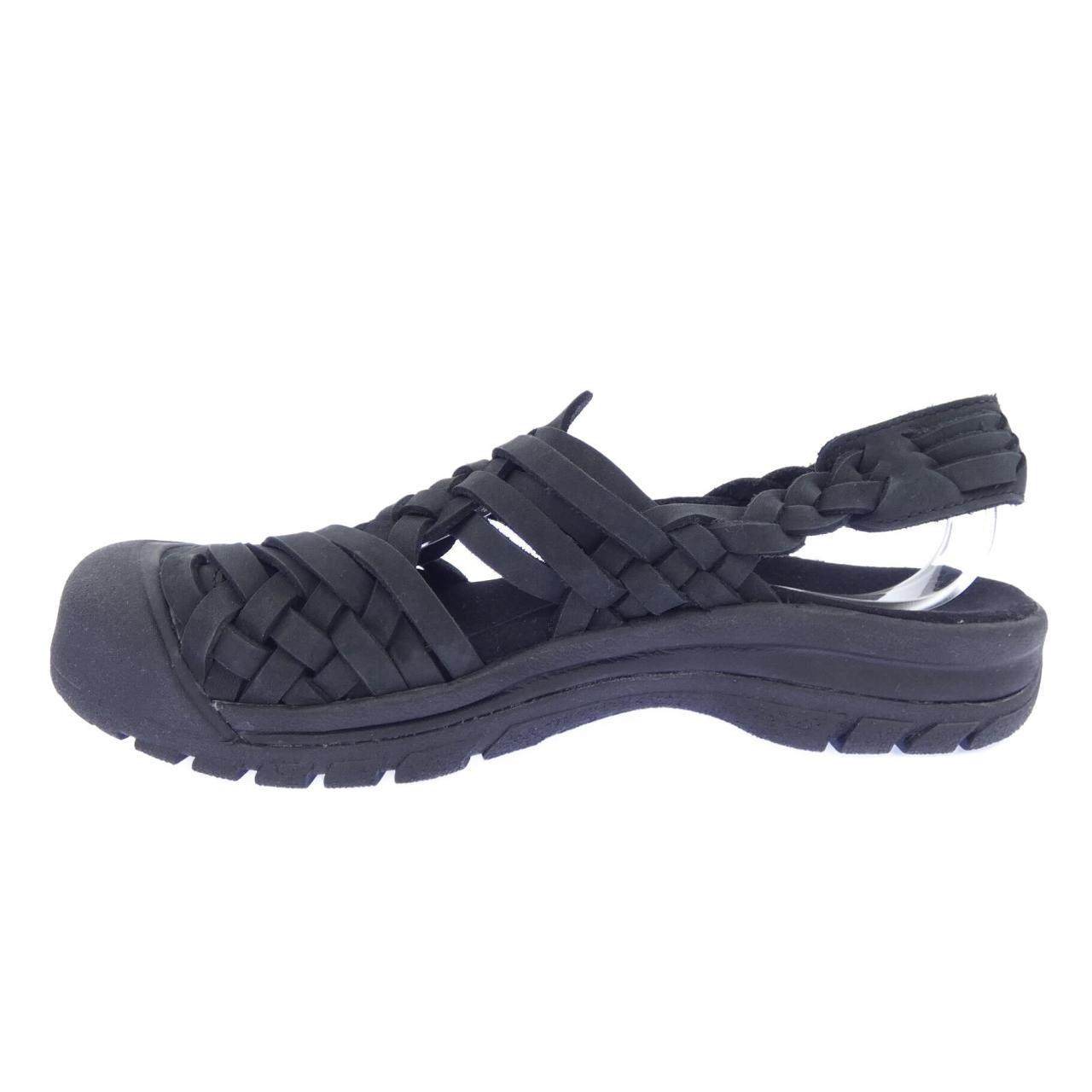 ハイク KEEN スニーカー