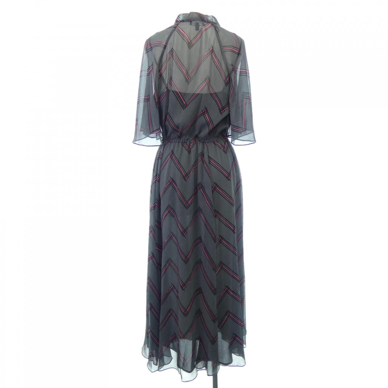 エンポリオアルマーニ ワンピース