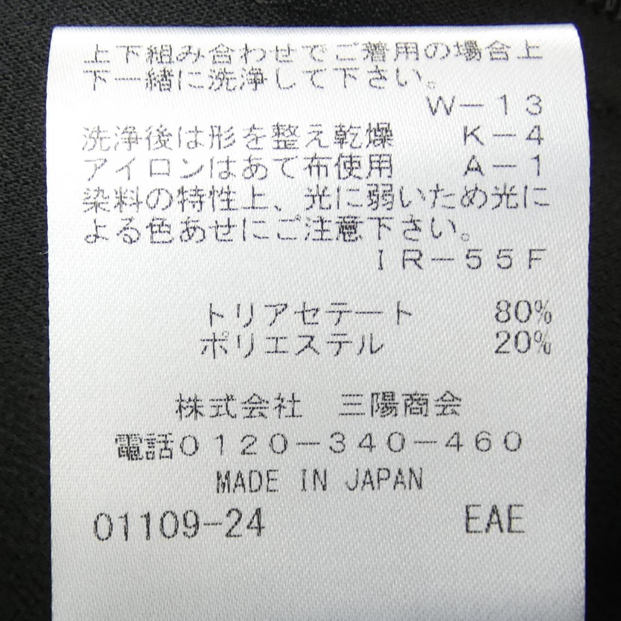 エポカ トップス
