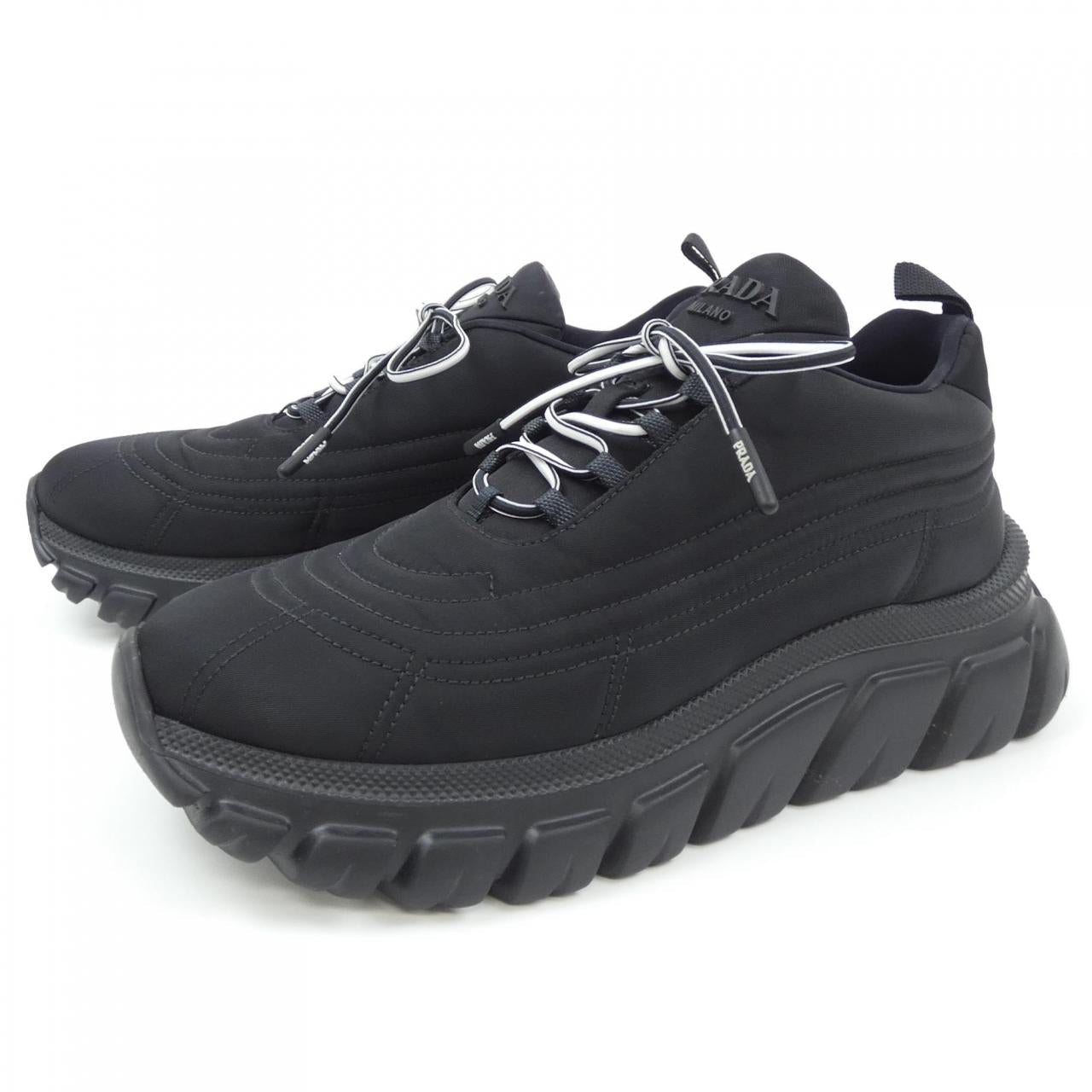 プラダ Re-Nylon スニーカー