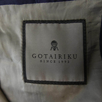 ゴタイリク スーツ