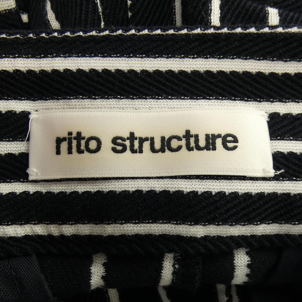 rito structureパンツ
