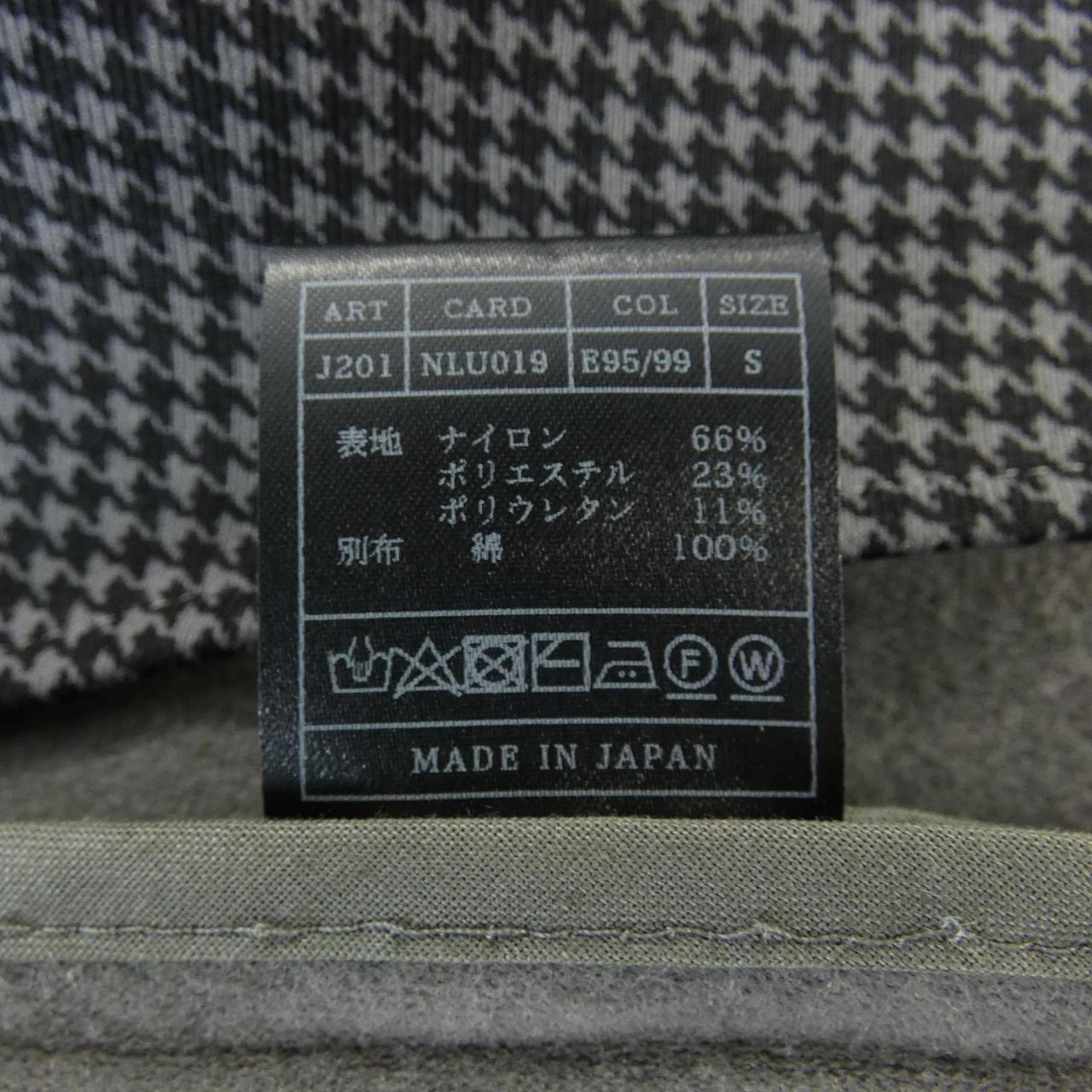 エイケイエム ジャケット