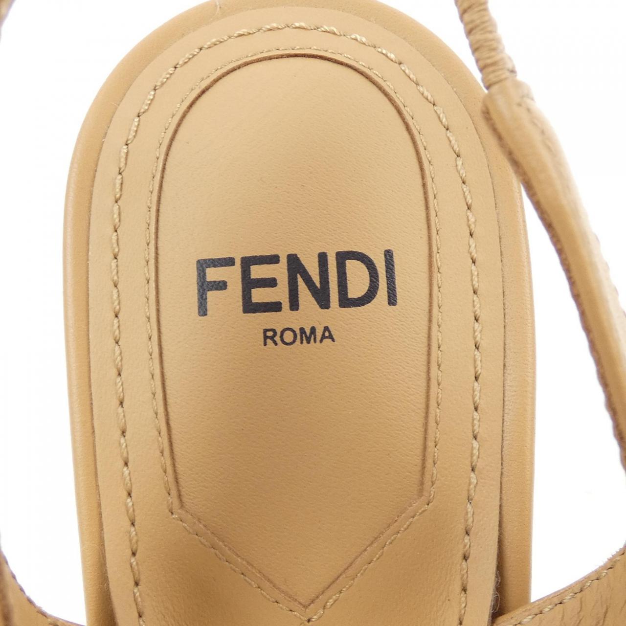 フェンディ レザーサンダル