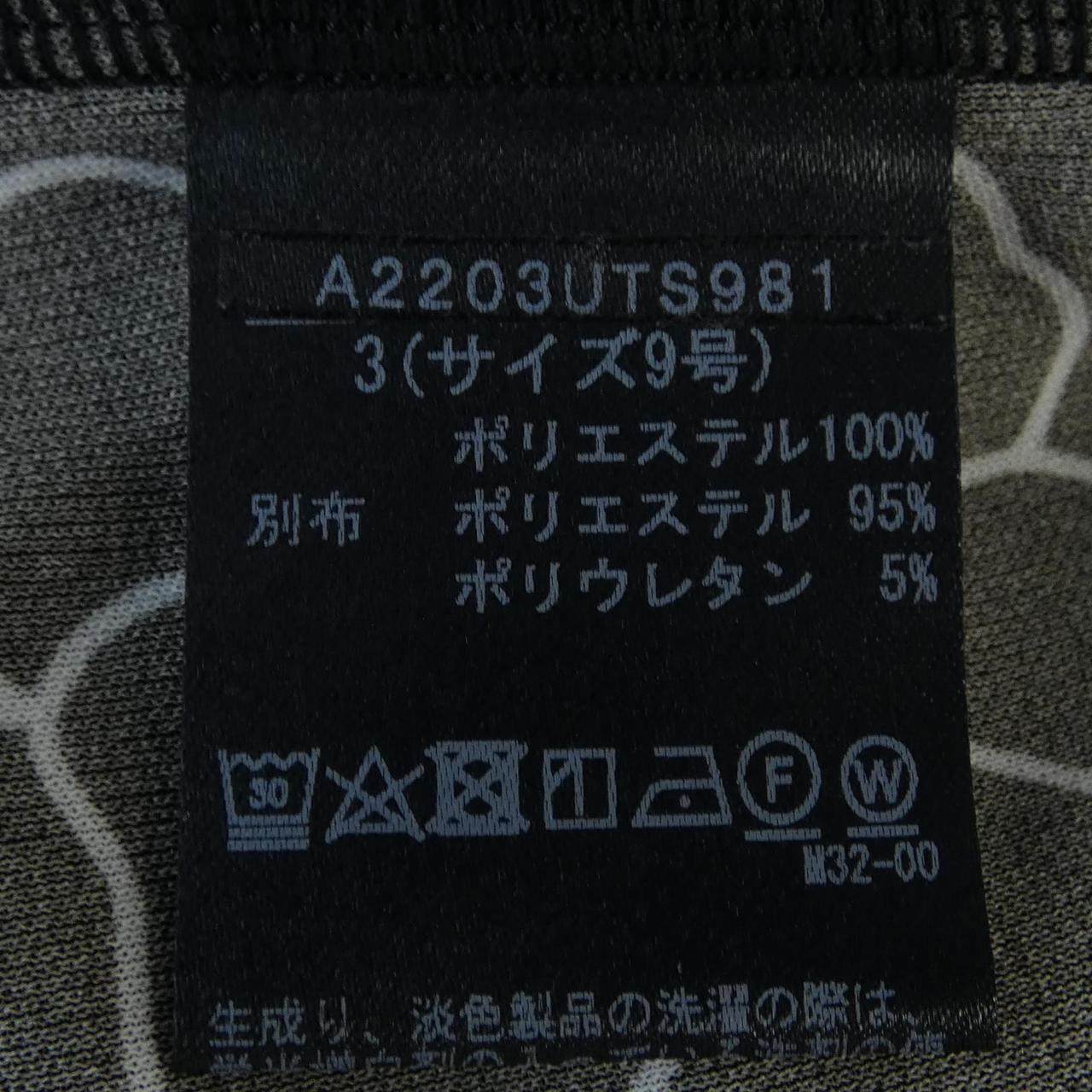 インゲボルグ フラワートップス