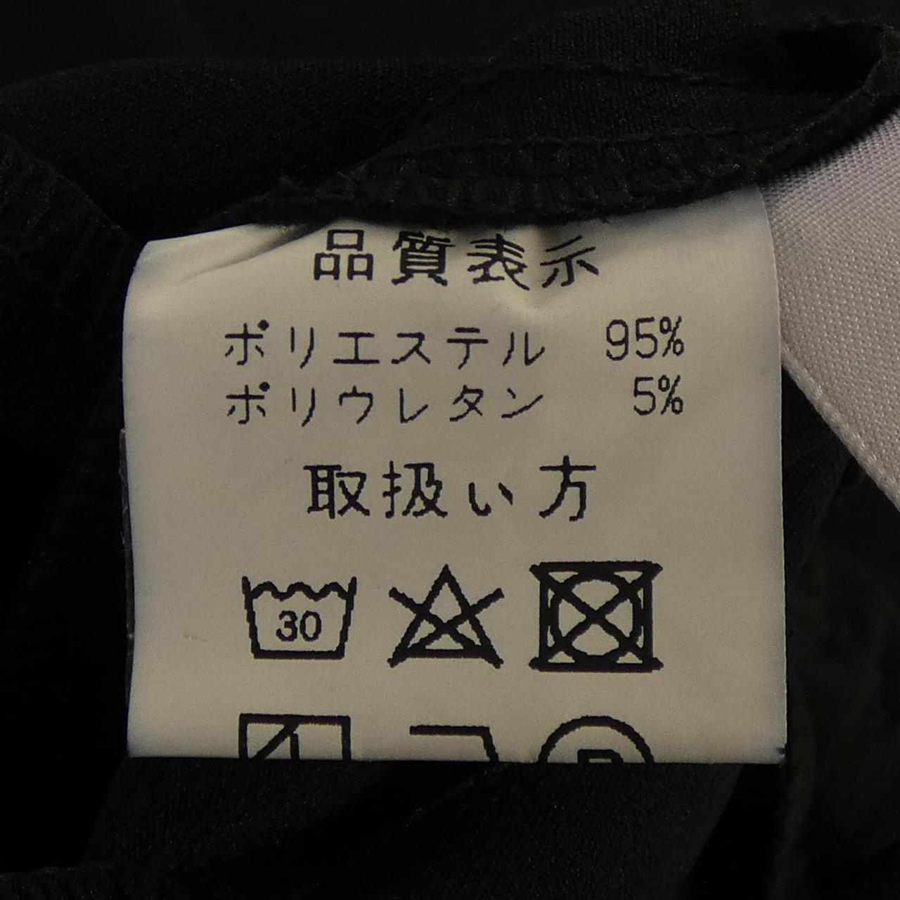 エラ パンツ