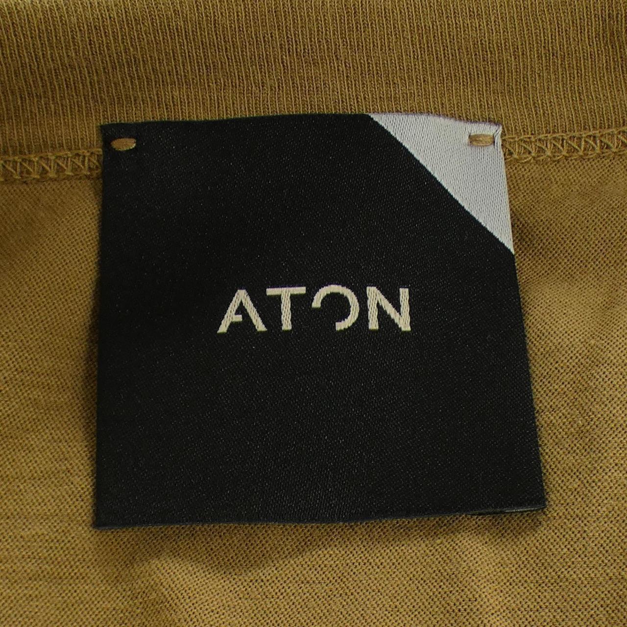 エイトン トップス