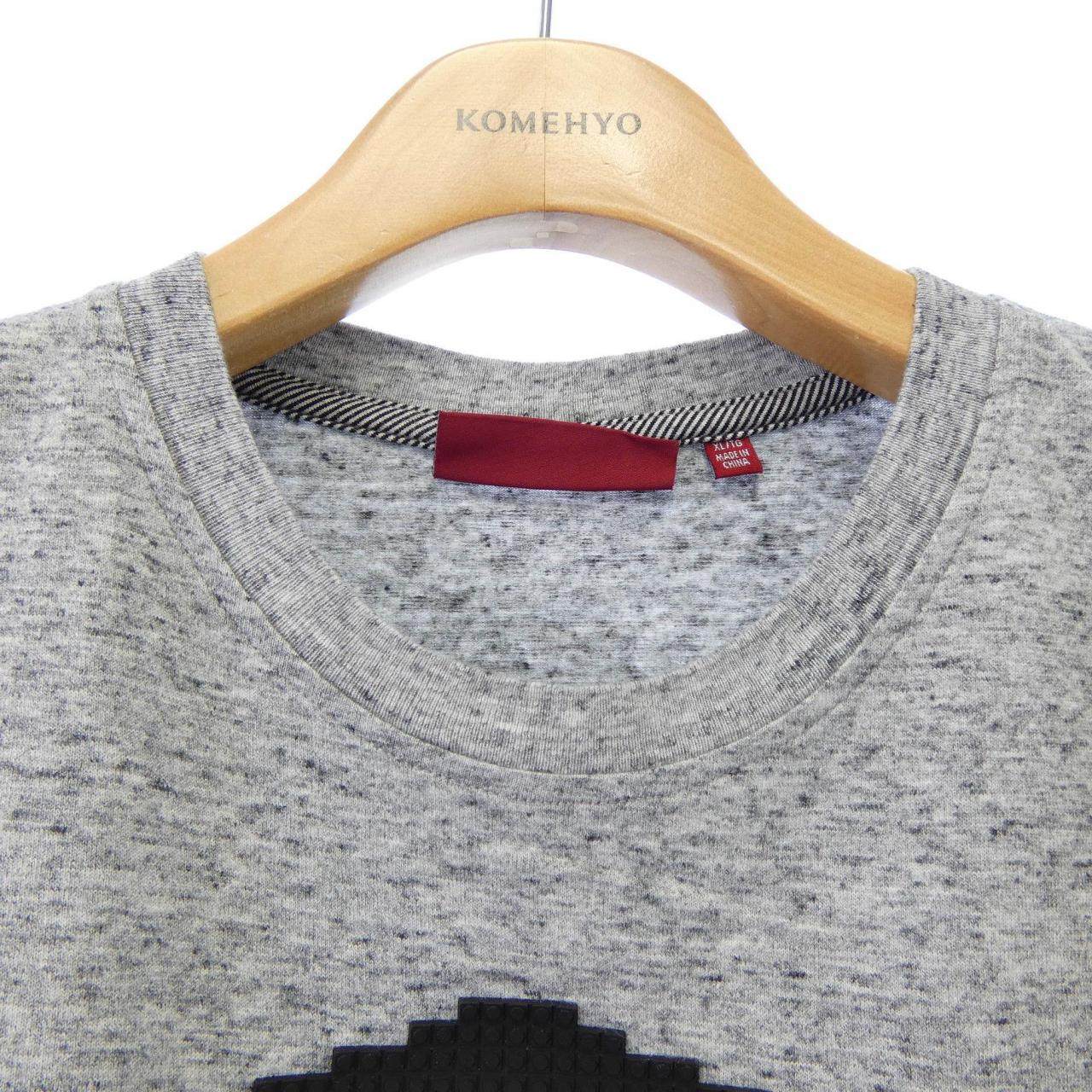 MONSTLYHEARDRARELY Tシャツ
