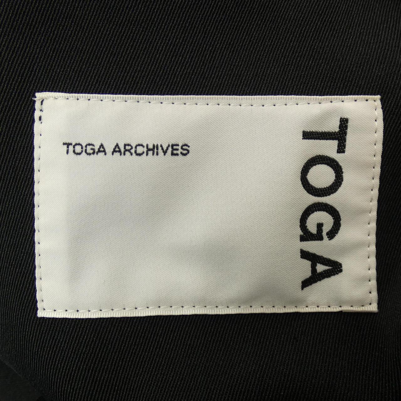 トーガ トレンチコート