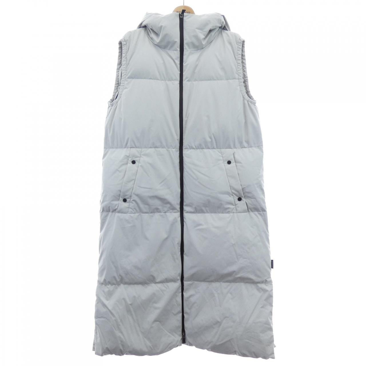 ヘルノ GORE-TEX ダウンベスト