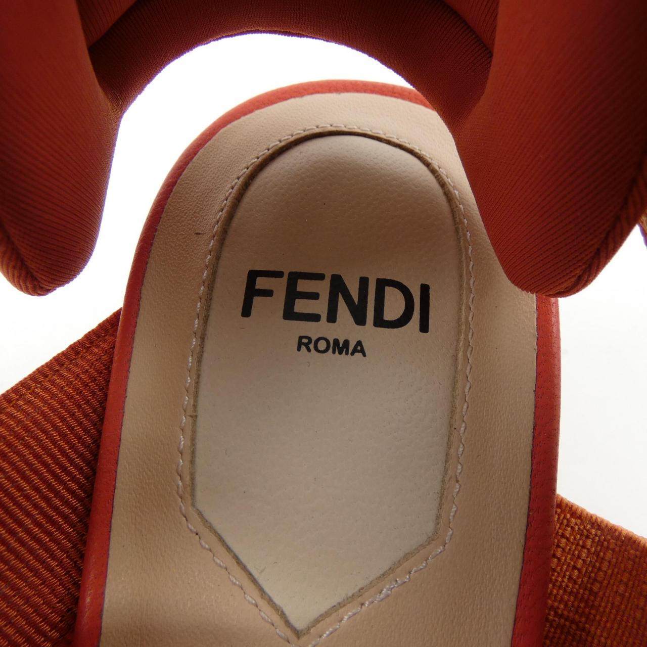 フェンディ コリブリ レザーパンプス