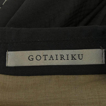 ゴタイリク スーツ