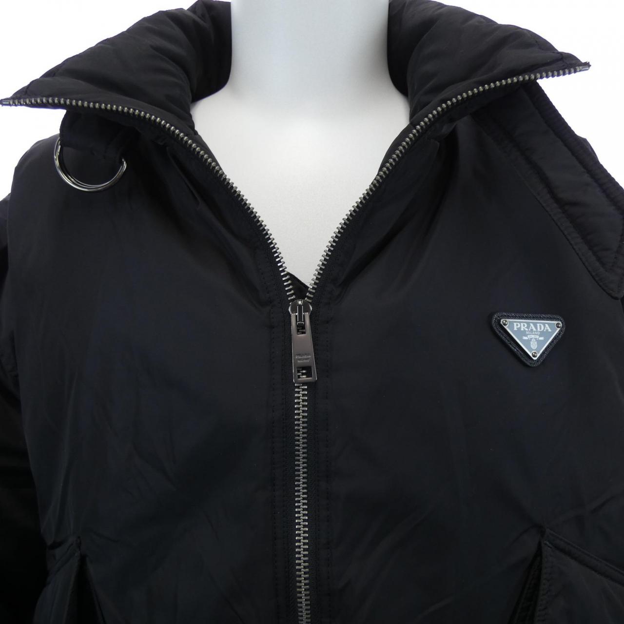 プラダ トライアングルロゴ RE-NYLON ダウンジャケット