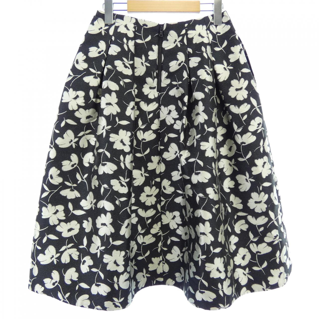 アリスアンドオリビア スカート