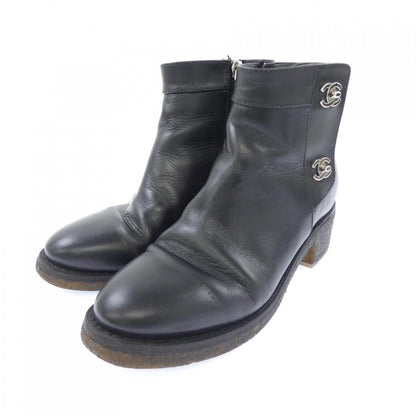 シャネル ターンロック ブーツ