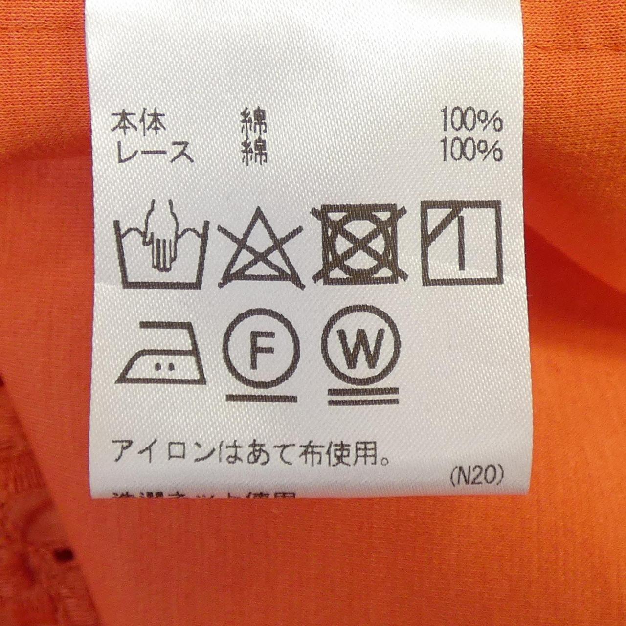 アクアスキュータム トップス