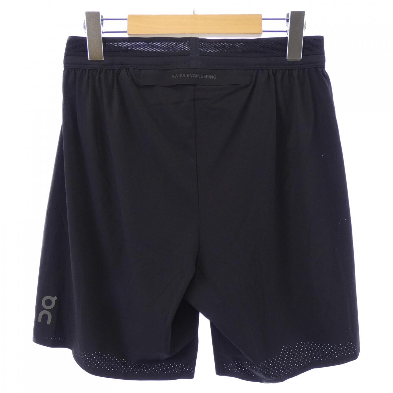 オン ショートパンツ