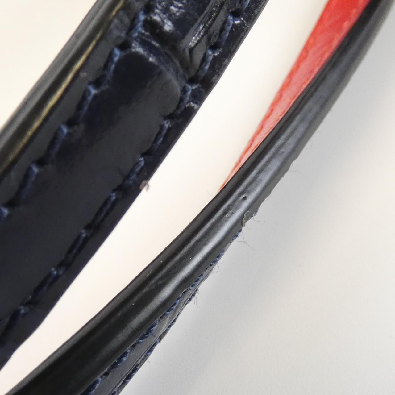 クリスチャン ルブタン カバタ スモール カーフ バッグ