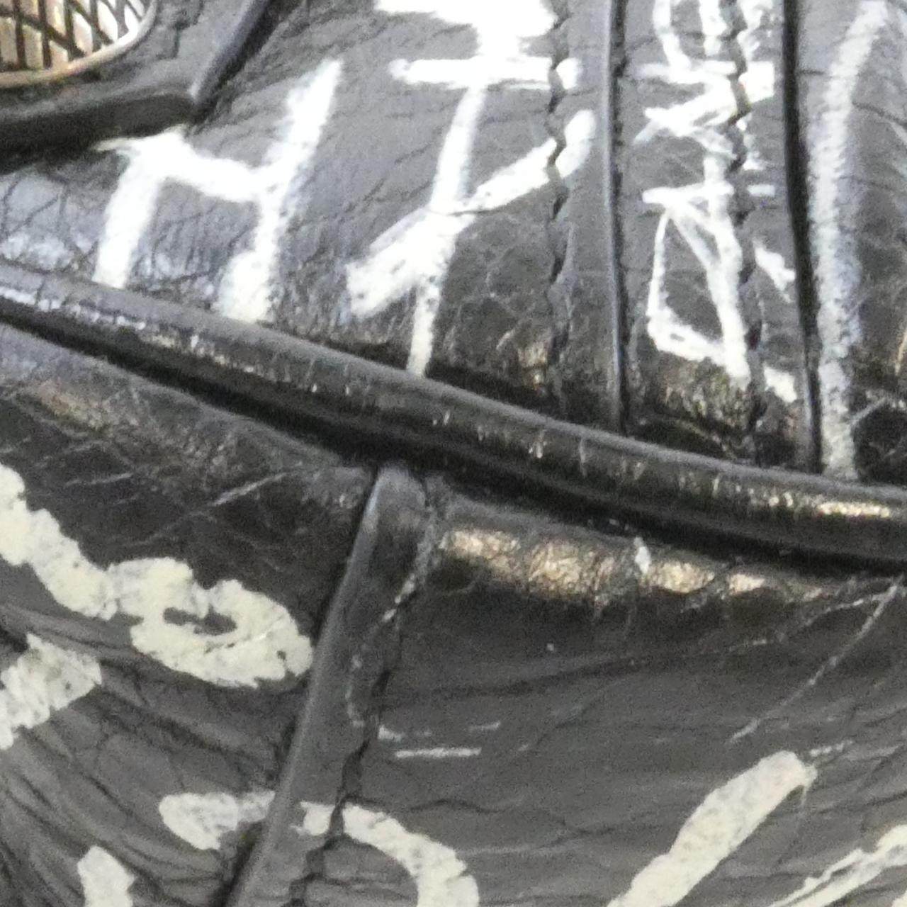 バレンシアガ LE CAGOLE GRAFFITI レザーショルダーバッグ