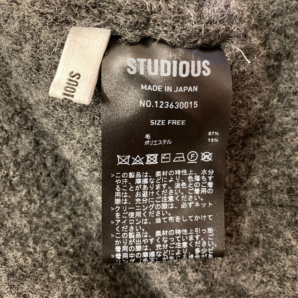 ステュディオス モックネッククロップドニットセーター