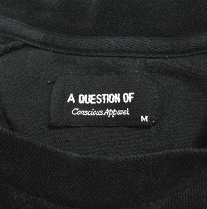 A QUESTION OF ウォッチ マイ バック コットン Tシャツ