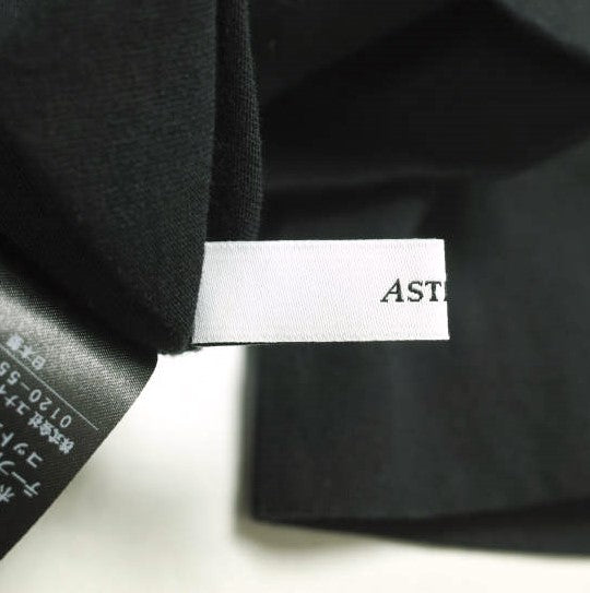 ASTRAET バック オープン ハイ ネック コットン Tシャツ