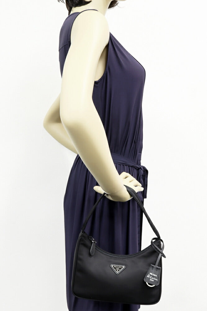 プラダ Re-Edition 2000 リナイロン カーフ ハンドバッグ