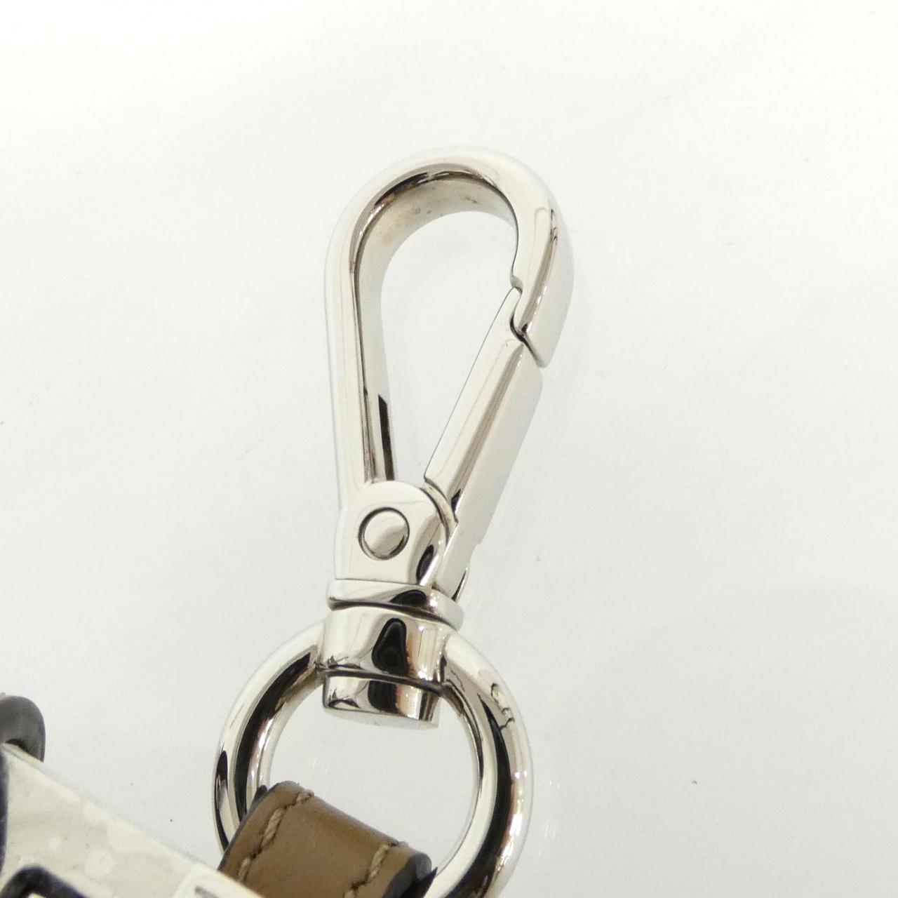 フェンディ ピーカブー アイ シー ユー 48 ナノ バッグチャーム