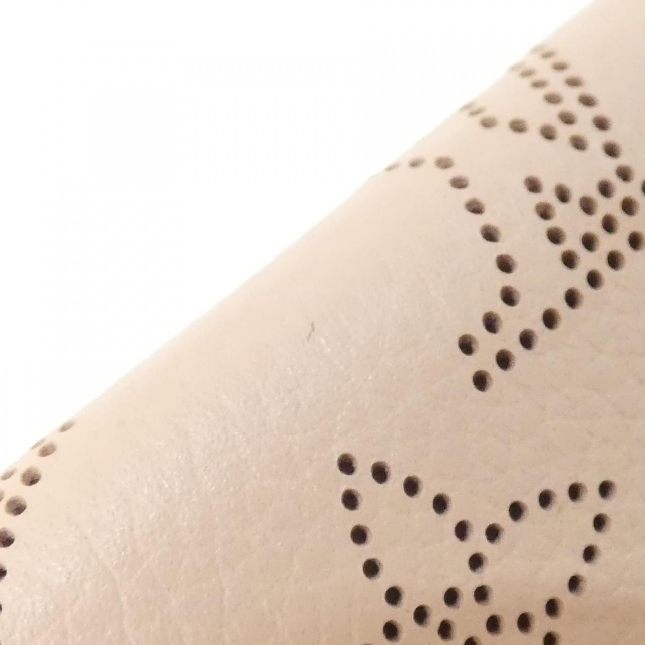 ルイ ヴィトン マヒナ カーフ キーケース