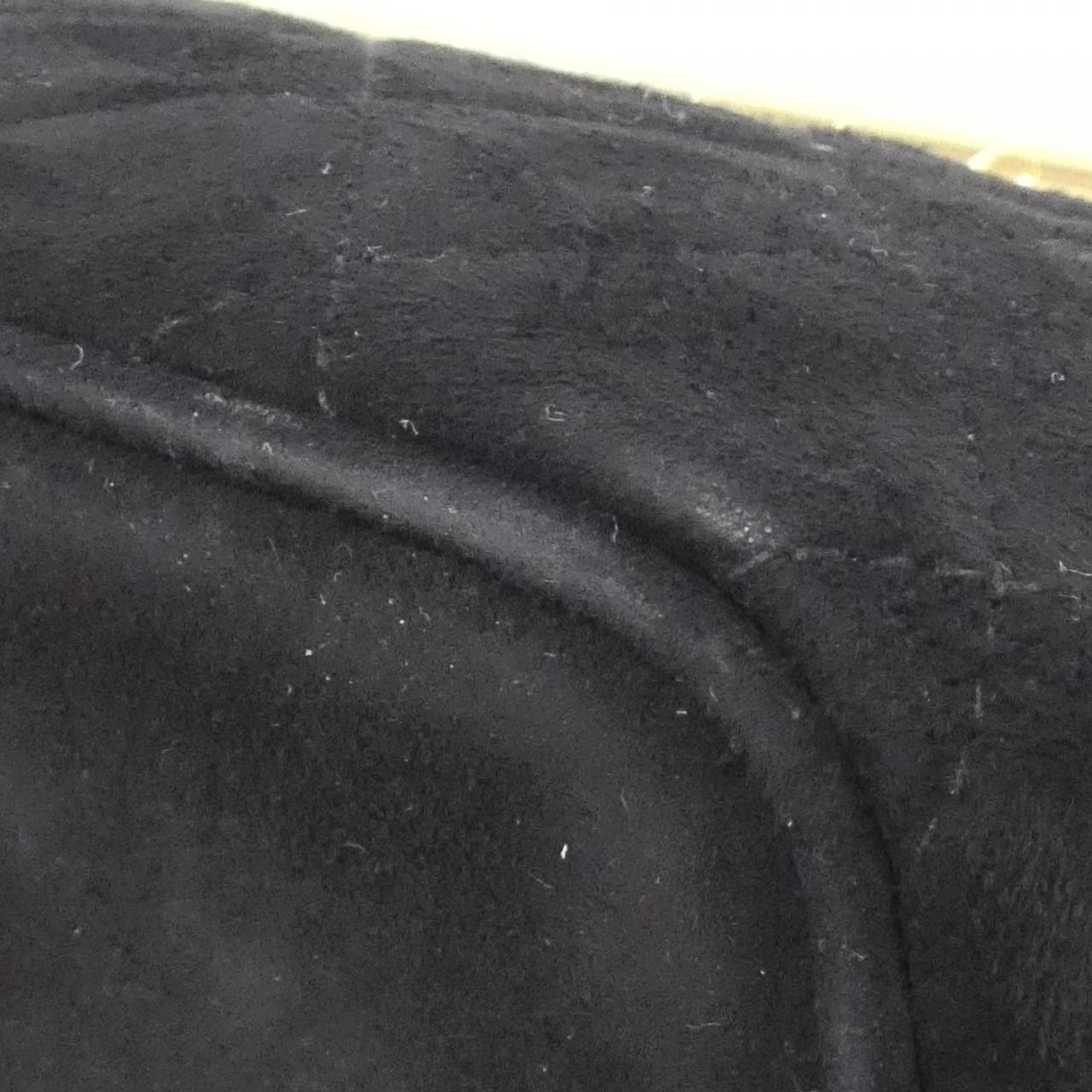 シャネル スエード ショルダーバッグ