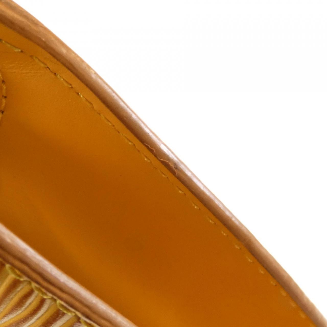 ルイ・ヴィトン エピ サンジャク カーフ バッグ