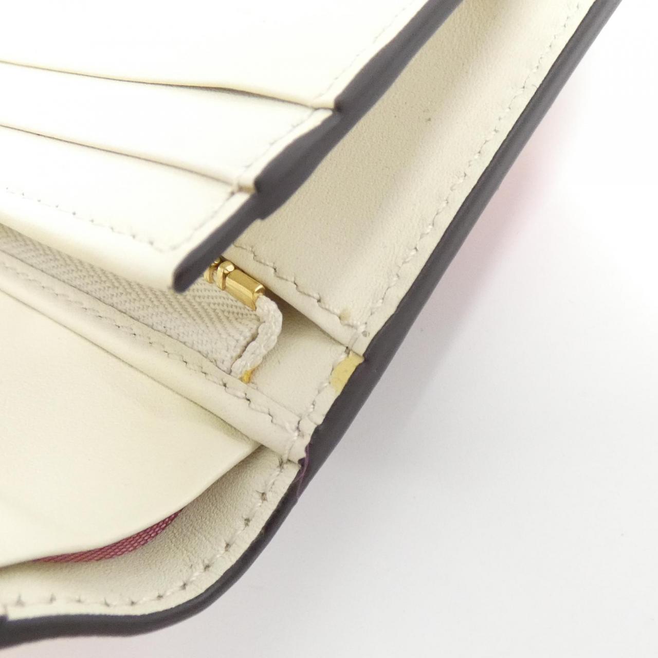 グッチ GG スプリーム GG アップル プリント ウォレット