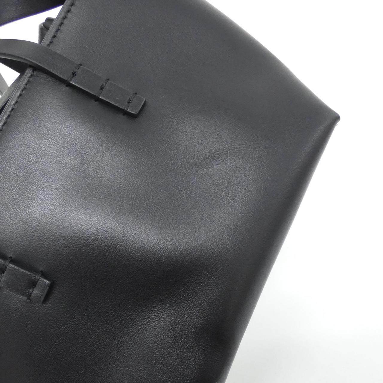 フェンディ BAG BUGS ロール ミニ カーフ ショルダーバッグ