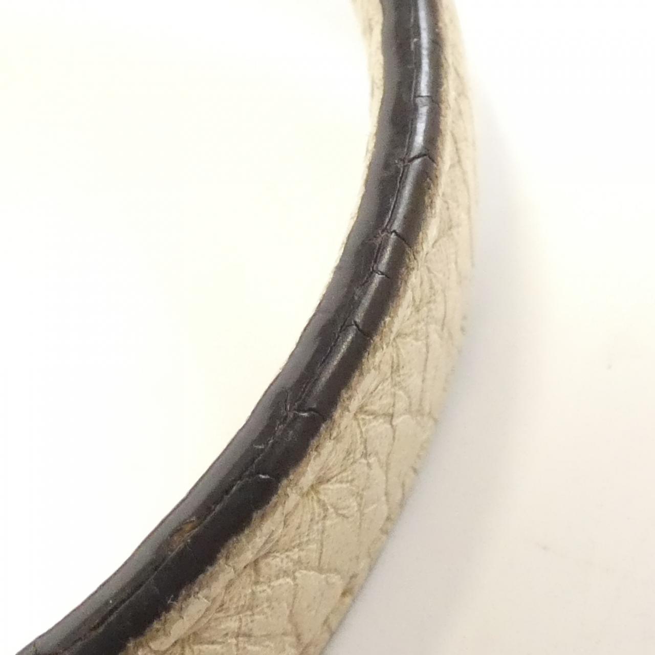 グッチ レザーショルダーバッグ