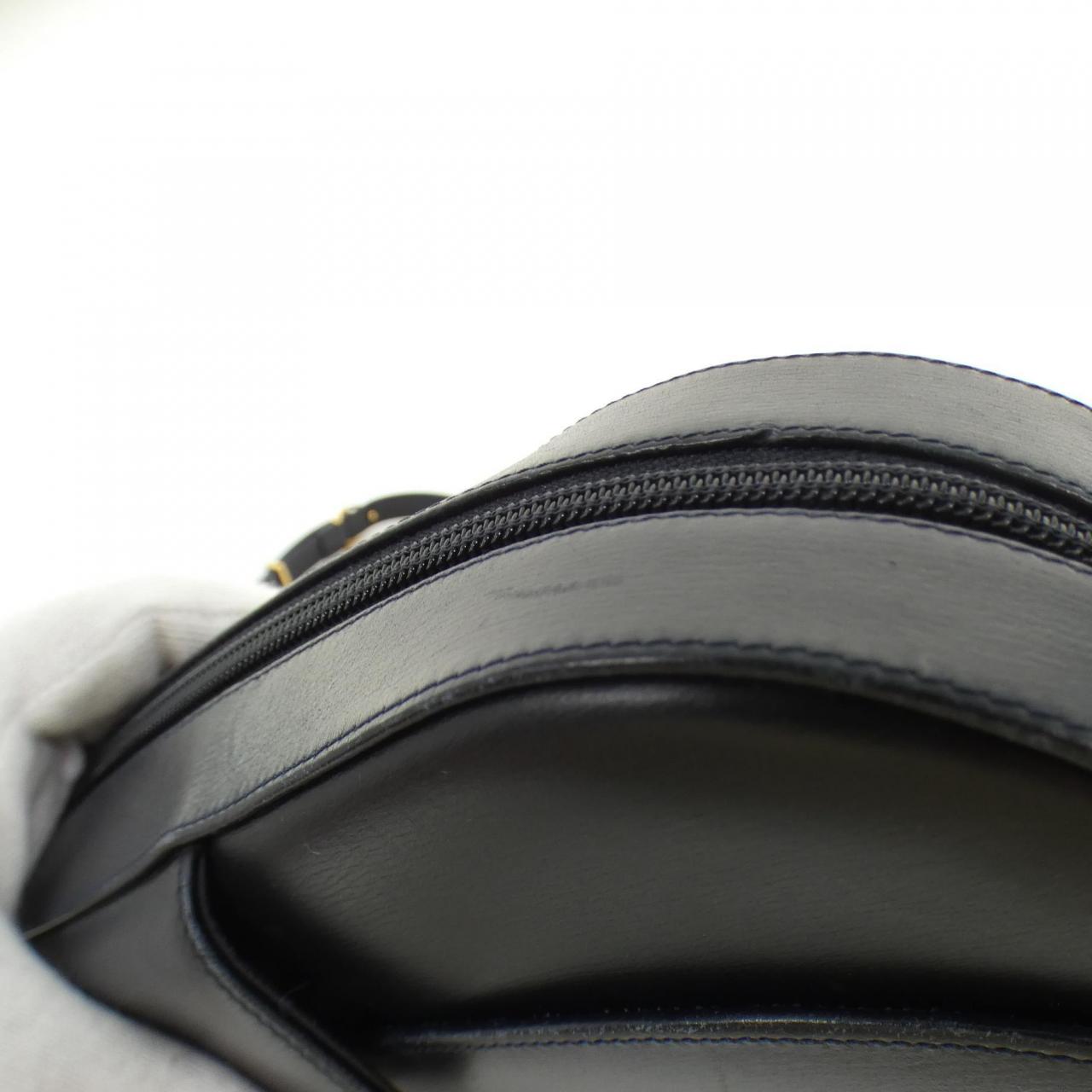 カルティエ S DE CARTIER レザーショルダーバッグ