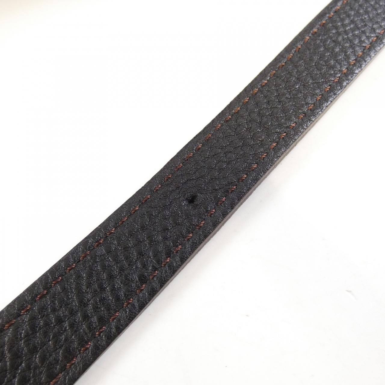 ルイ・ヴィトン マヒナ XS カーフ ショルダー バッグ