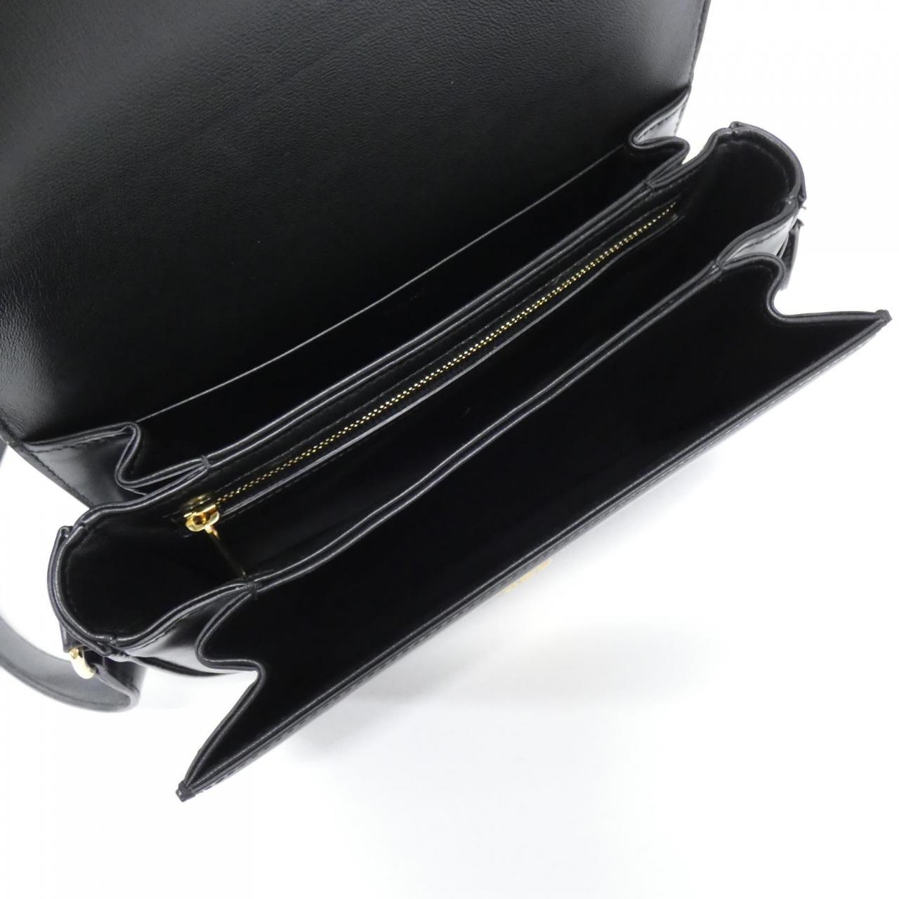 セリーヌ クラシック トリオンフ カーフ ショルダー バッグ