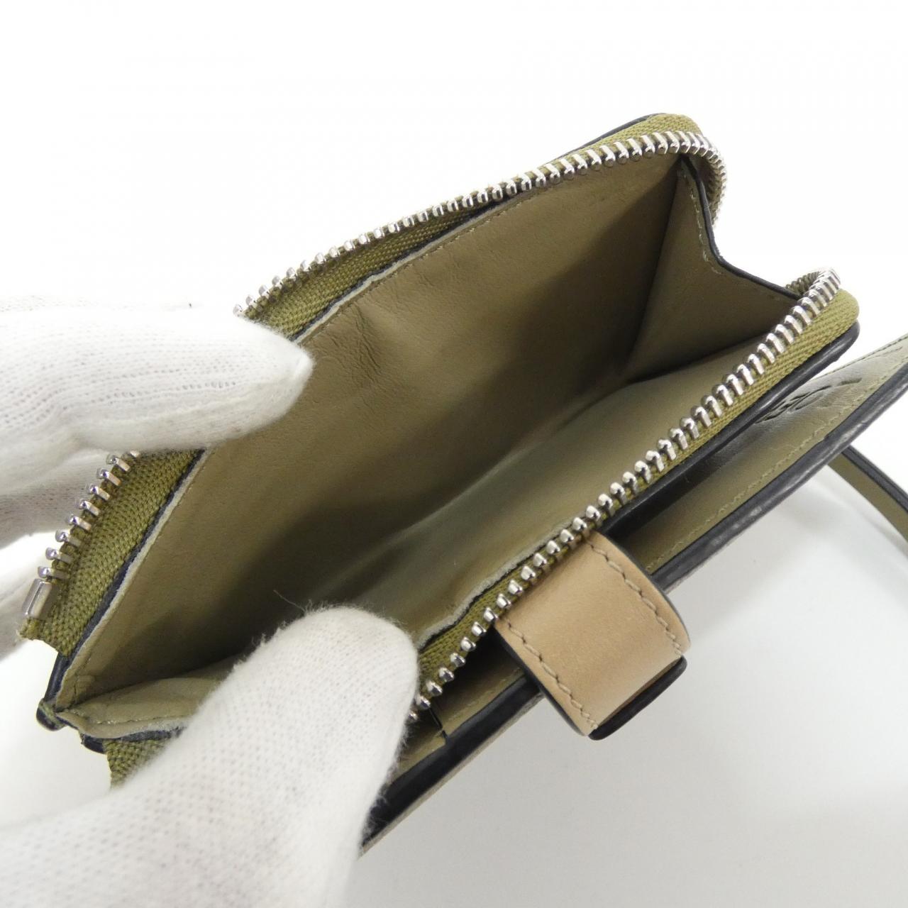 ロエベ カーフ 二つ折り財布