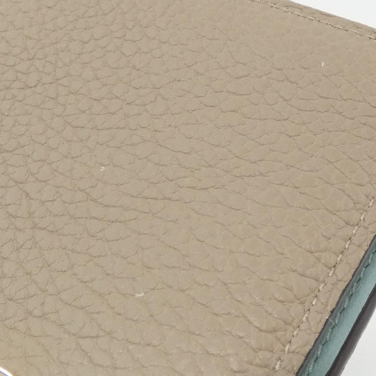ルイヴィトン LVヴェルティカルウォレット トリヨンカーフ 長財布