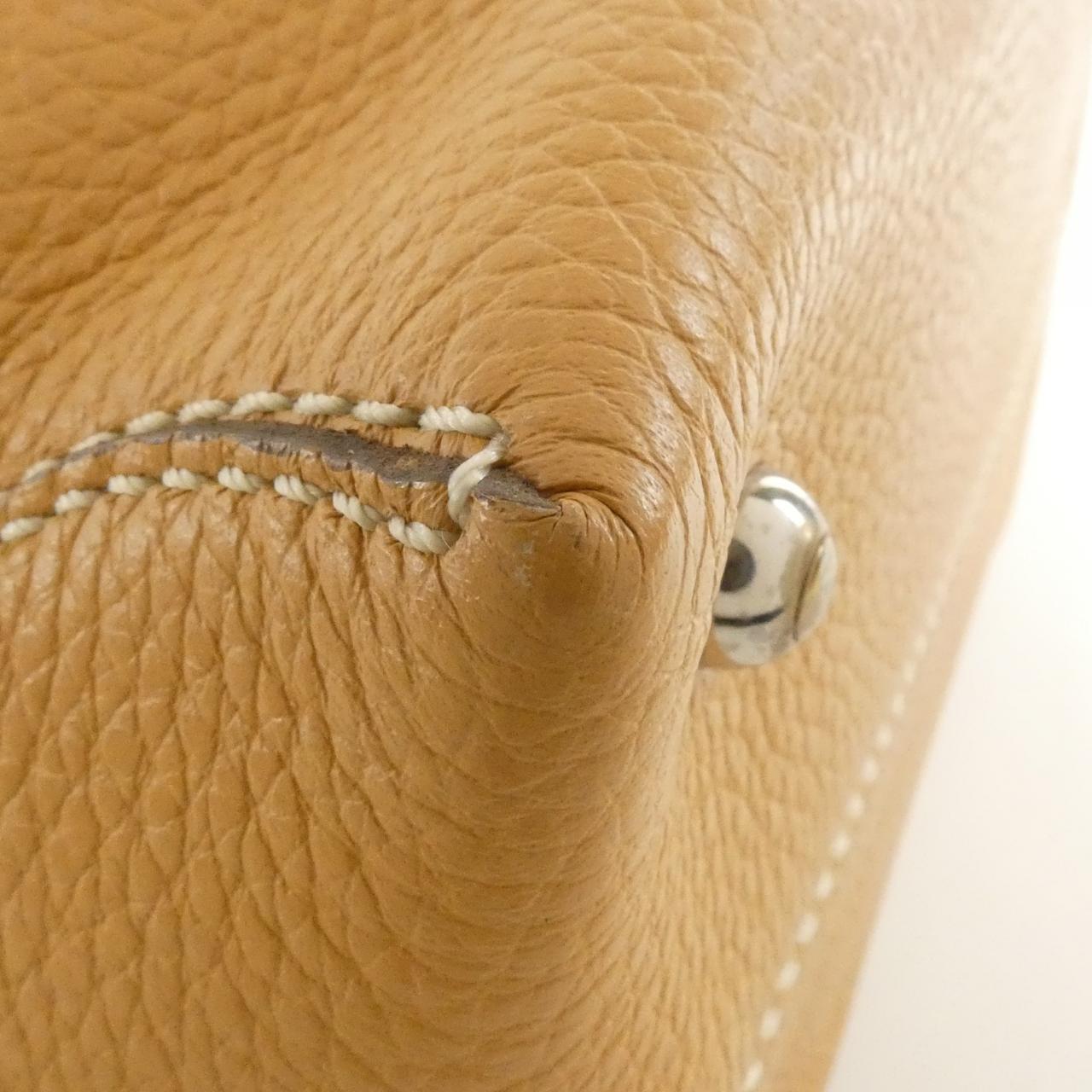 トッズ レザーハンドバッグ