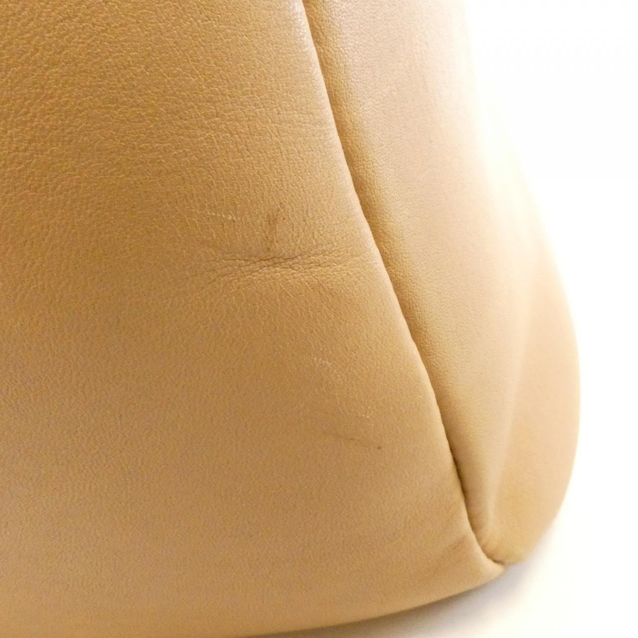 トッズ レザーショルダーバッグ